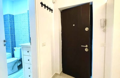 Аренда отличной 1-комнатной квартиры с отдельной кухней и балконом, Кьяжна, Бухарест, Румыния
